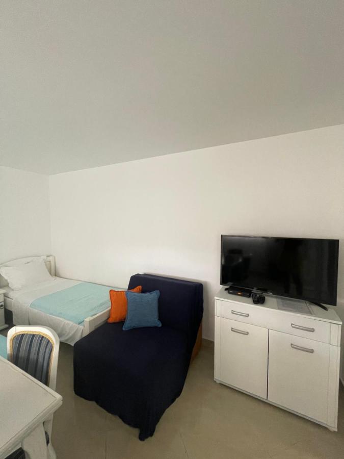 Apartmani Iva Becici Экстерьер фото